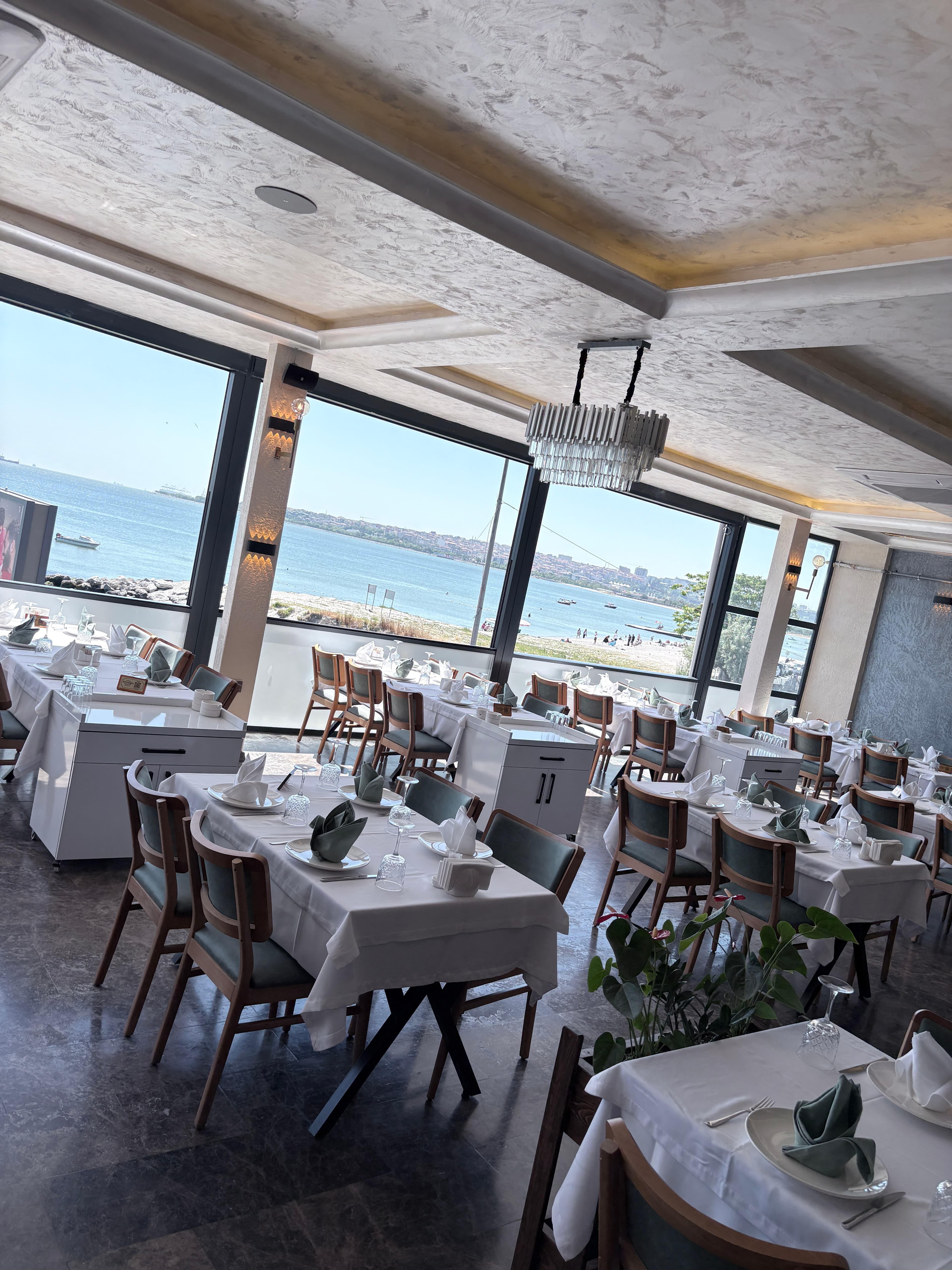 Kolcuoğlu Florya deniz manzaralı yemek salonu